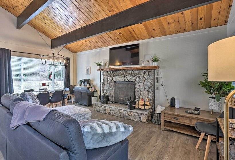 Modern Cabin W/ Game Room & Deck, Near Skiing