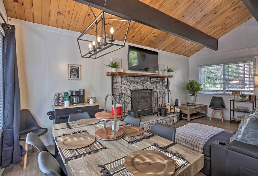 Modern Cabin W/ Game Room & Deck, Near Skiing