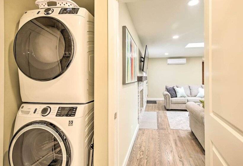 Coastal Carlsbad Home: 1 Mi To Beach & Downtown