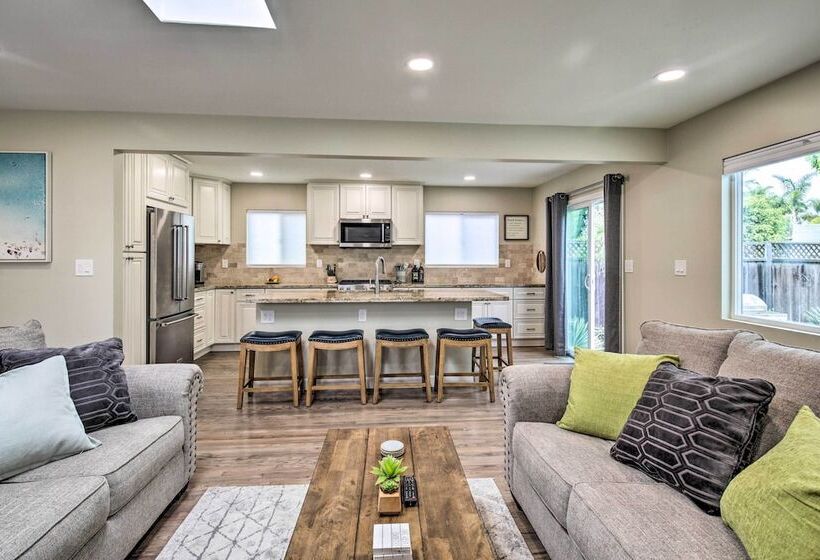Coastal Carlsbad Home: 1 Mi To Beach & Downtown