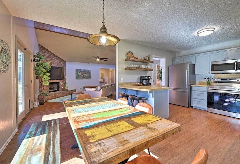 Modern Fayetteville Home < 1 Mi To U Of A!