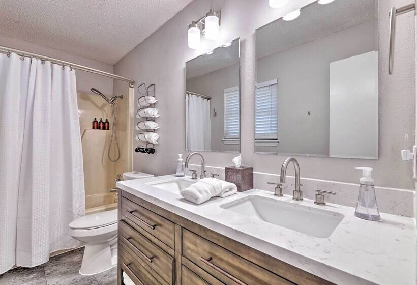 Modern Fayetteville Home < 1 Mi To U Of A!