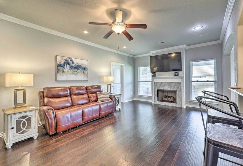 Fayetteville Home: Near University & Biking Trails