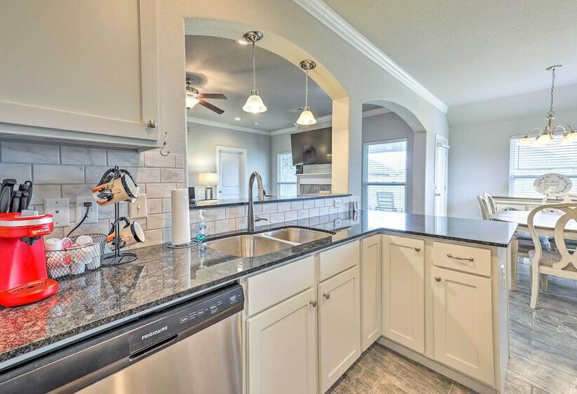 Fayetteville Home: Near University & Biking Trails