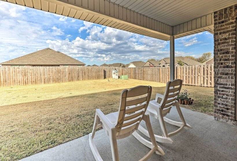 Fayetteville Home: Near University & Biking Trails