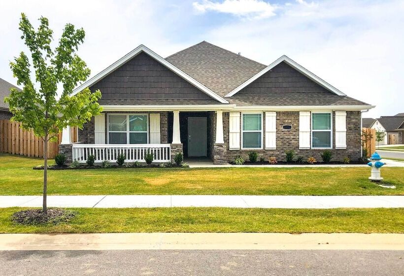 Fayetteville Home: Near University & Biking Trails