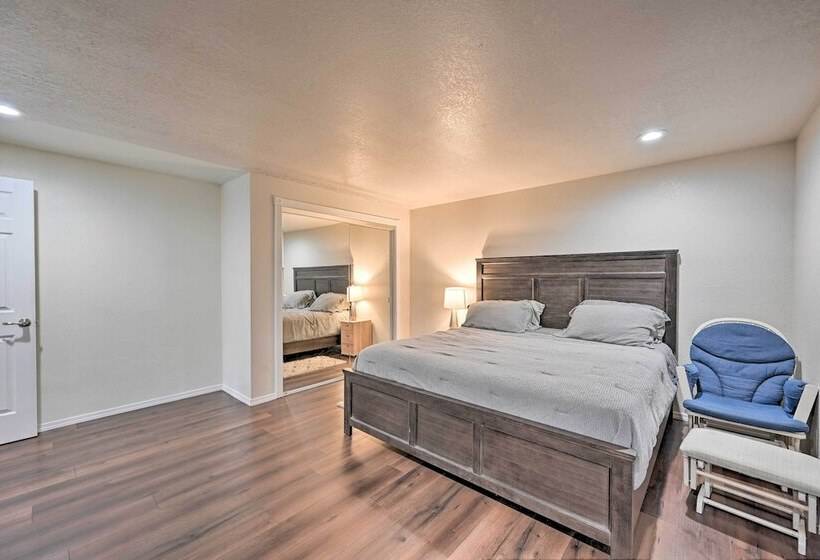 Shoreline Home W/ Deck ~ 14 Mi To Downtown Seattle