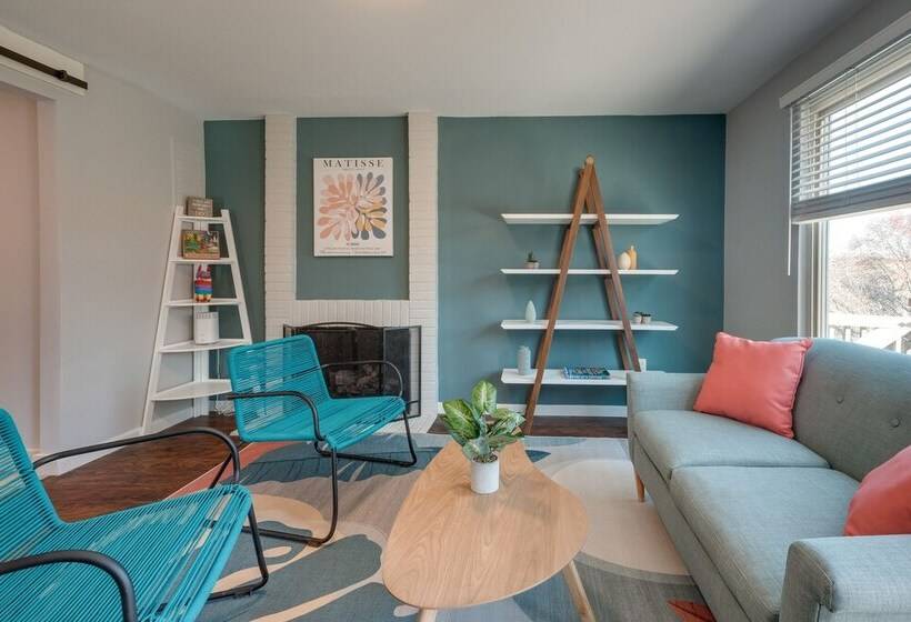 Modern North Potomac Home W/ Furnished Deck!