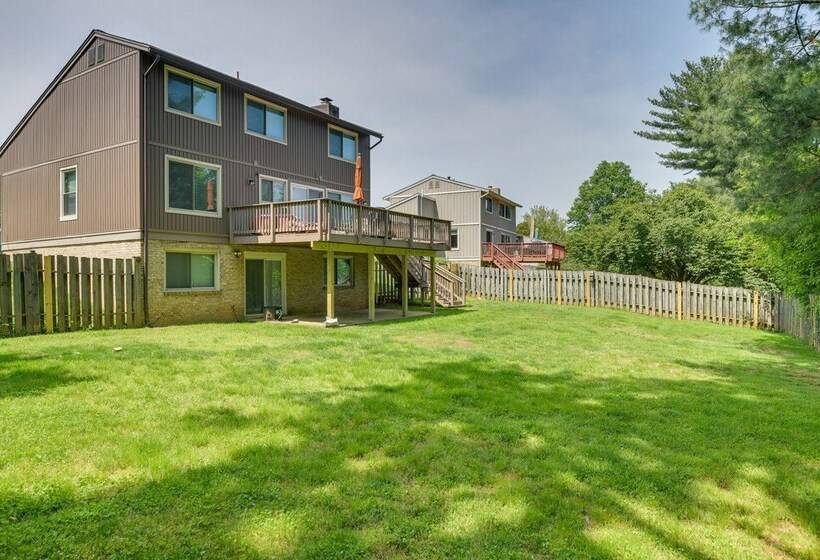 Modern North Potomac Home W/ Furnished Deck!