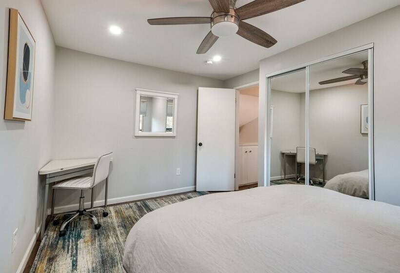 Modern North Potomac Home W/ Furnished Deck!