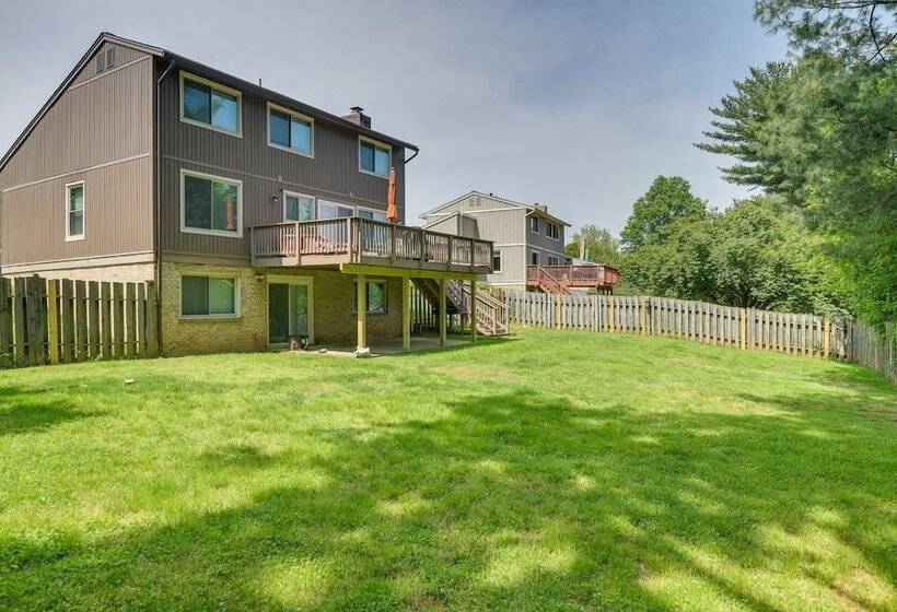 Modern North Potomac Home W/ Furnished Deck!