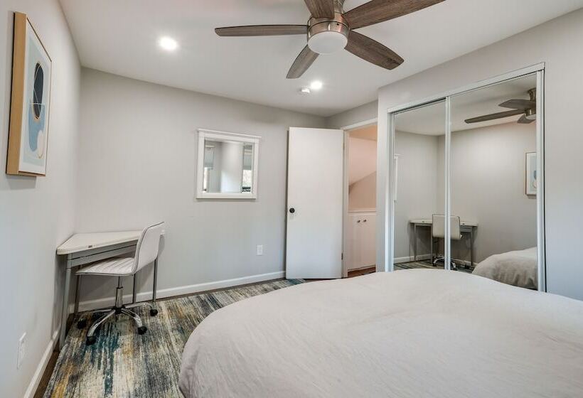 Modern North Potomac Home W/ Furnished Deck!