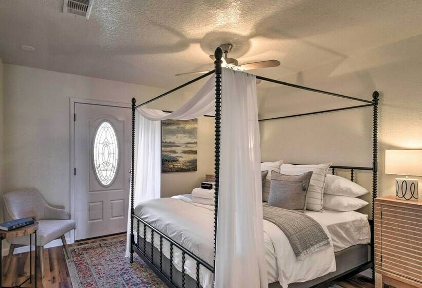 Modern Oasis W/ Grill And Deck Walk To Beach!