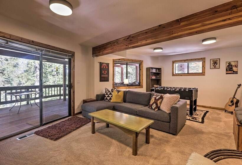 Modern Tahoe Donner Retreat With Deck & Grill!