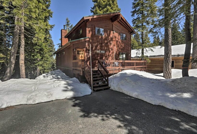 Modern Tahoe Donner Retreat With Deck & Grill!