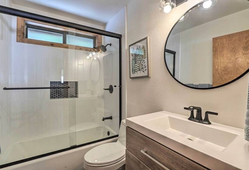 Modern Tahoe Donner Retreat With Deck & Grill!