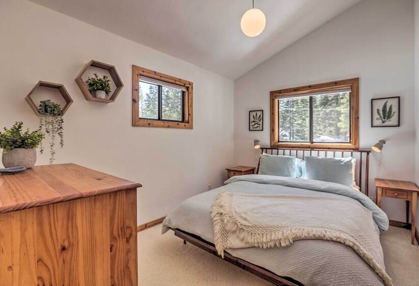 Modern Tahoe Donner Retreat With Deck & Grill!