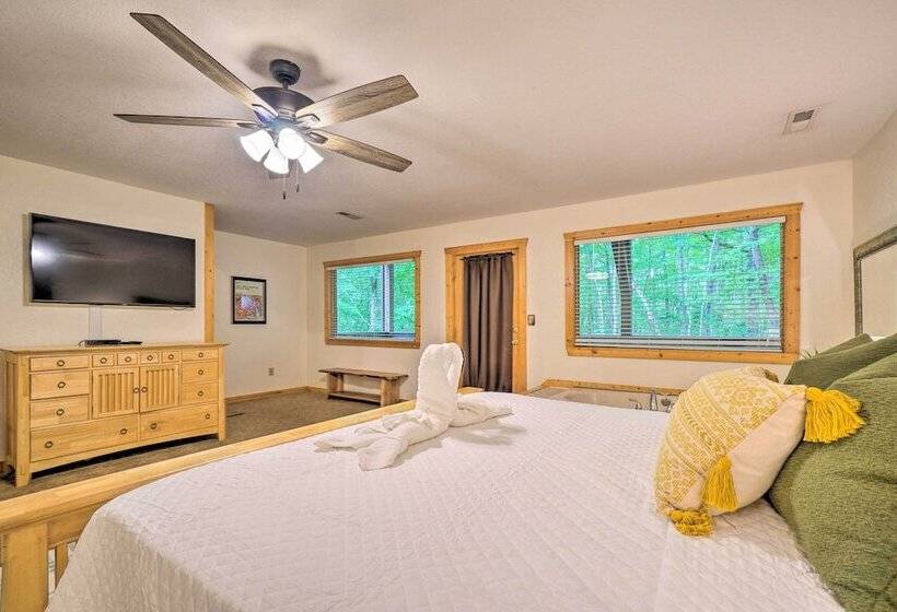 Mountain Dream Cabin  W/ Deck, 7 Mi To Gatlinburg
