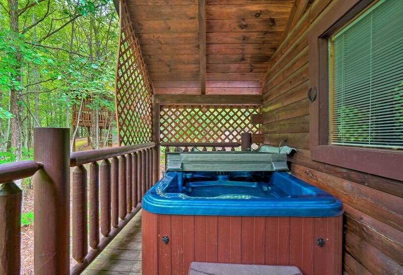 Mountain Dream Cabin  W/ Deck, 7 Mi To Gatlinburg