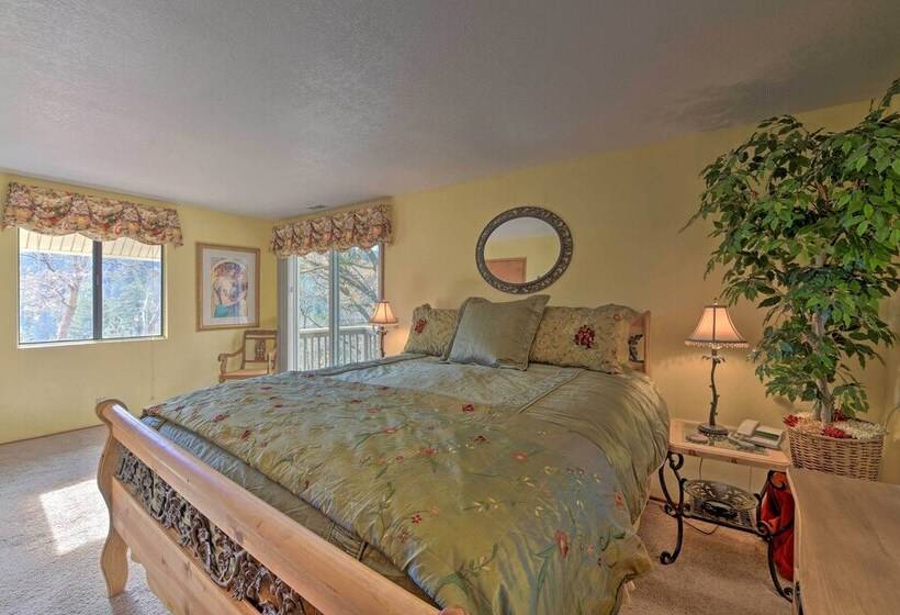 Mountainside Cabin W/ Deck 16 Miles To Skiing!