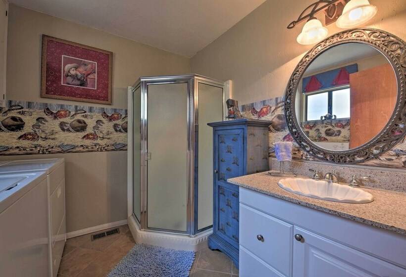 Mountainside Cabin W/ Deck 16 Miles To Skiing!