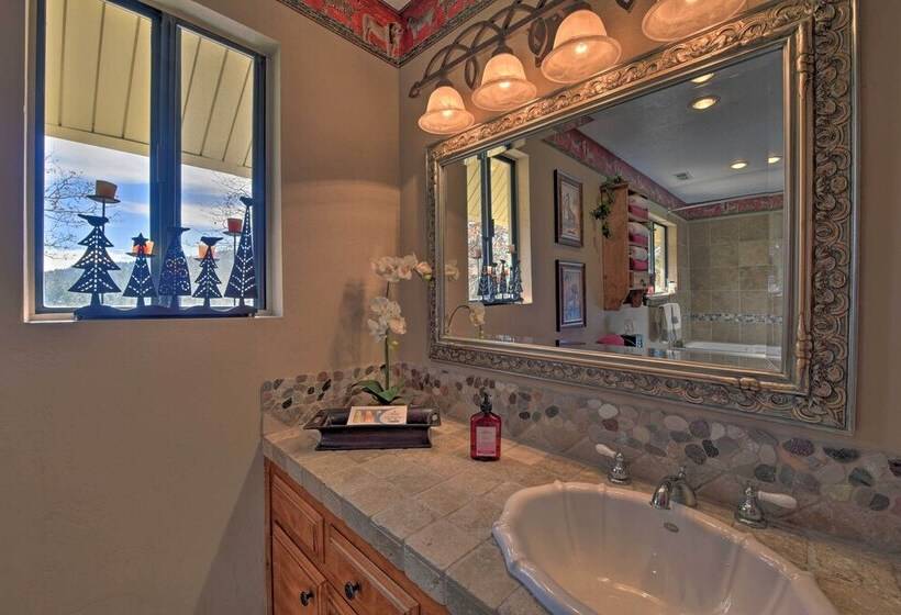 Mountainside Cabin W/ Deck 16 Miles To Skiing!