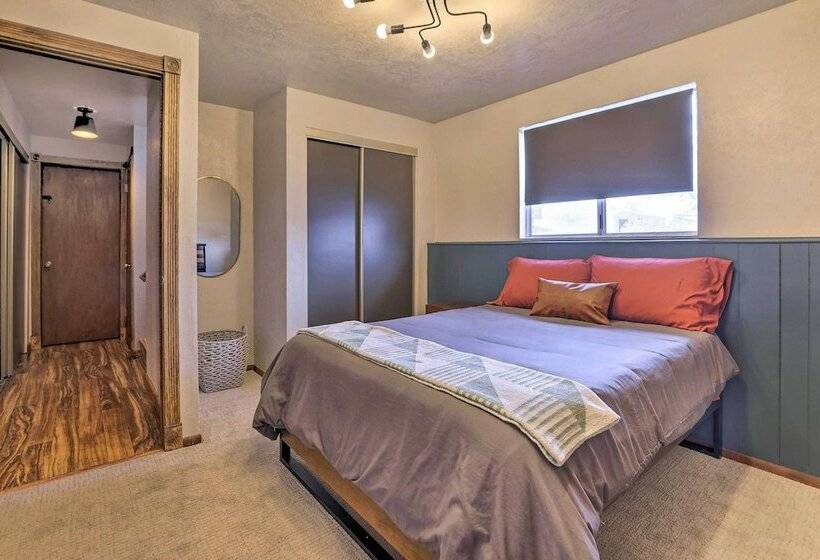 Mountain View Cedar City Home With Fire Pit!