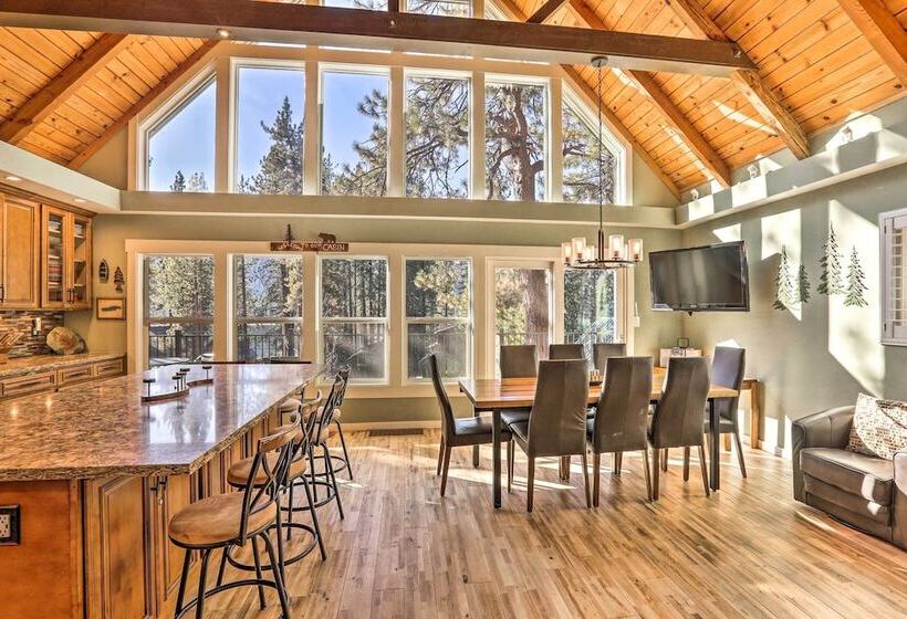 Truckee Home: Donner Lake View, Near Ski Resorts!