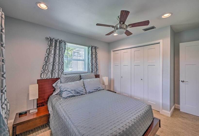 Naples Paradise W/ Private Pool, 4 Mi To Beach!