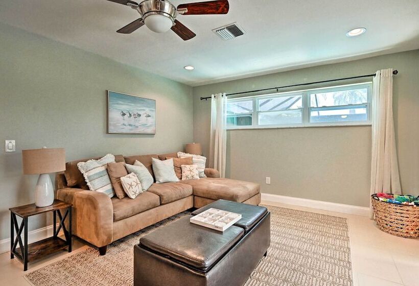 Naples Paradise W/ Private Pool, 4 Mi To Beach!