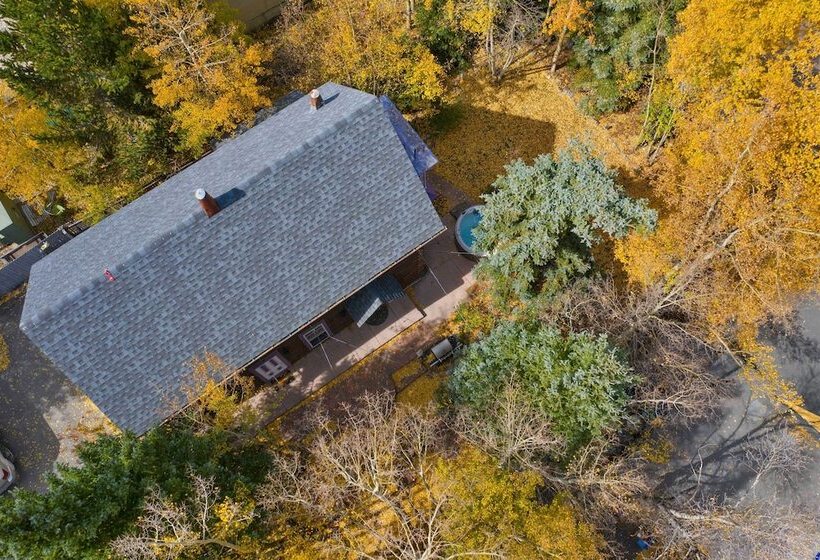 Historic Breck Cabin W/ Hot Tub: Walk To Main St!