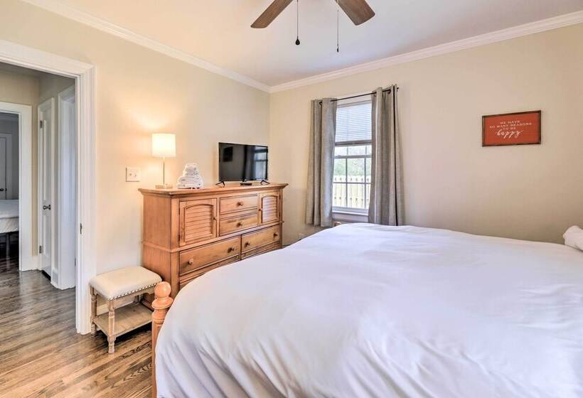 New Bern Retreat W/ Fire Pit ~ 1 Mi To Dtwn!