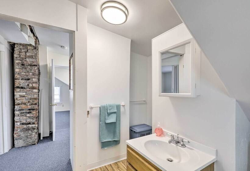 Plum Island Retreat ~ 1 Block Walk To Beach!