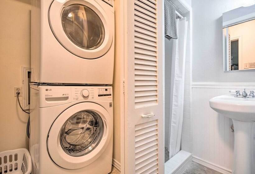 Newly Renovated Little Rock Escape W/ Yard!