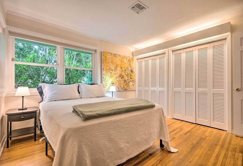 Newly Renovated Little Rock Escape W/ Yard!