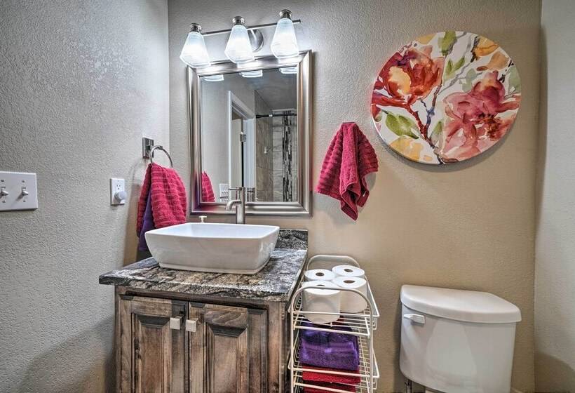 15 Mi To Dtwn: Oklahoma City Family Home