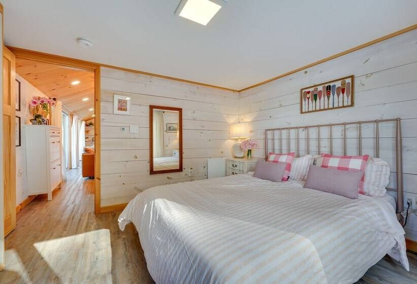 Orwell Cabin On Sunrise Lake W/ Private Dock & Bbq