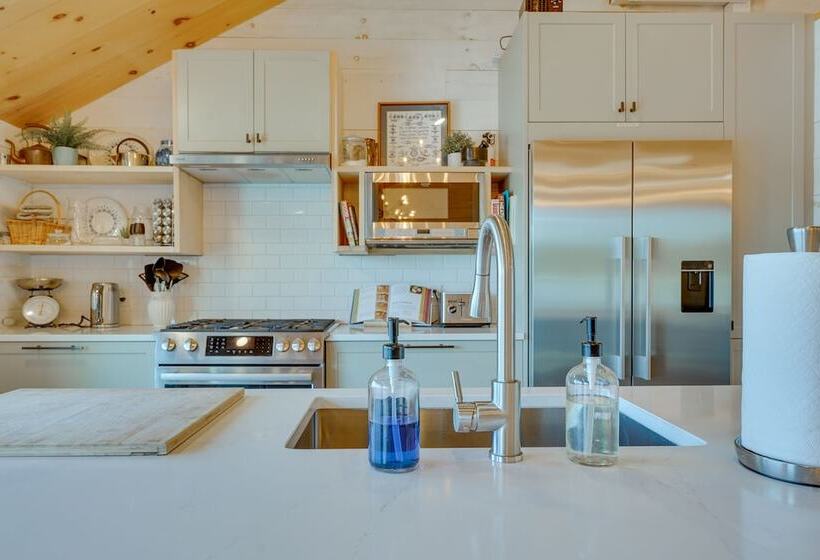 Orwell Cabin On Sunrise Lake W/ Private Dock & Bbq