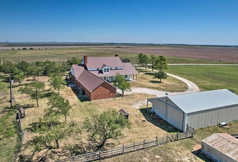 On Working Cattle Ranch W/ Patio: Bellevue Home!