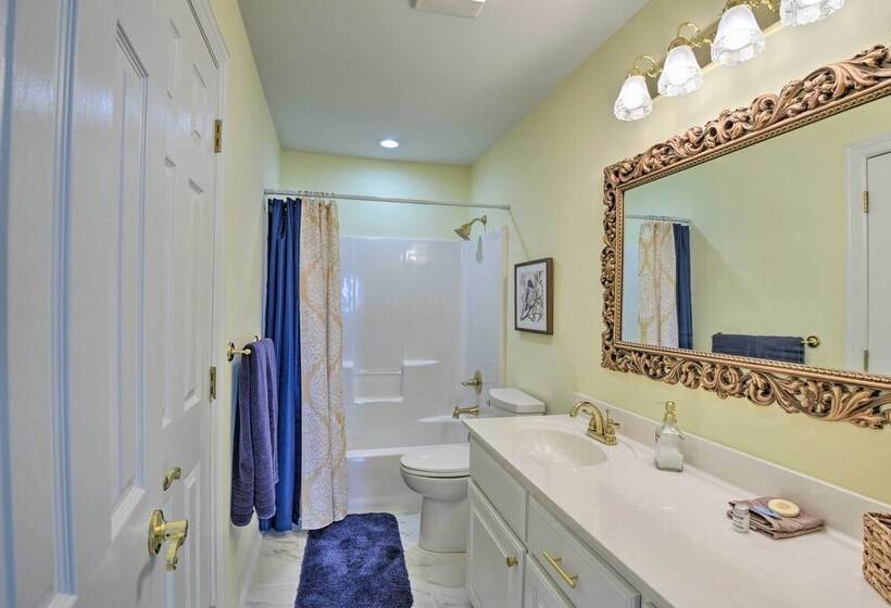 On Working Cattle Ranch W/ Patio: Bellevue Home!