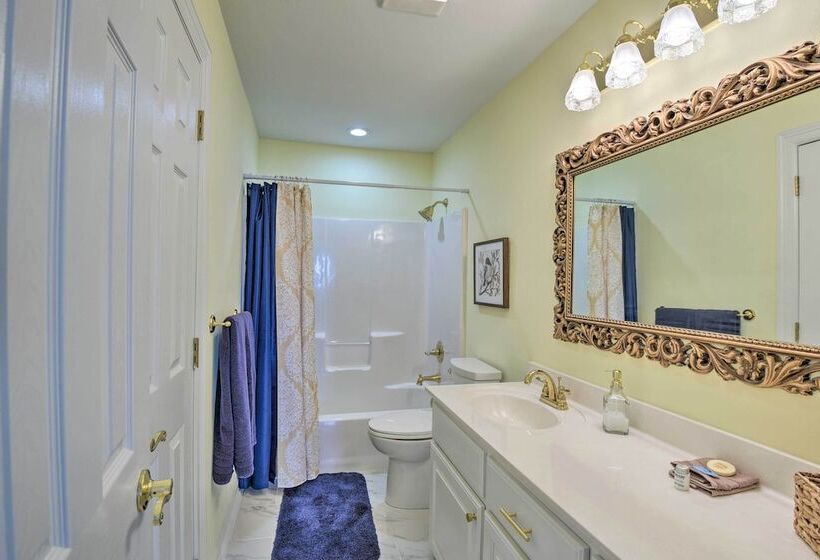 On Working Cattle Ranch W/ Patio: Bellevue Home!