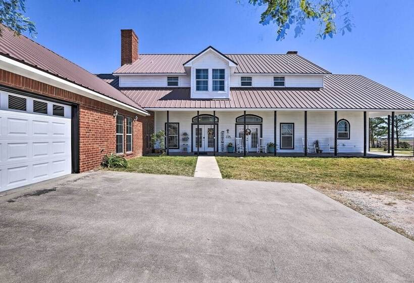 On Working Cattle Ranch W/ Patio: Bellevue Home!