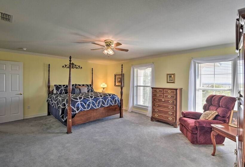 On Working Cattle Ranch W/ Patio: Bellevue Home!