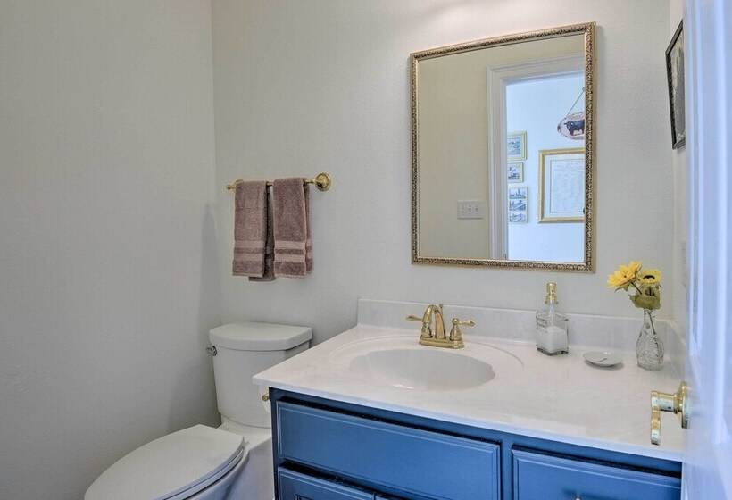 On Working Cattle Ranch W/ Patio: Bellevue Home!