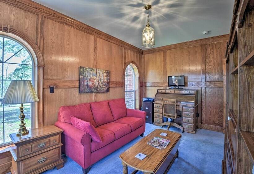 On Working Cattle Ranch W/ Patio: Bellevue Home!