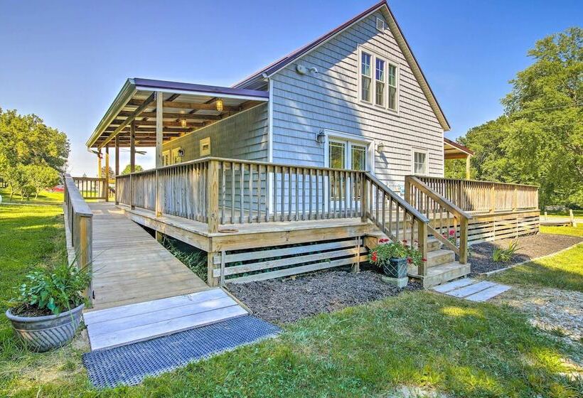 Peaceful Kansas Cottage W/ Wraparound Deck!