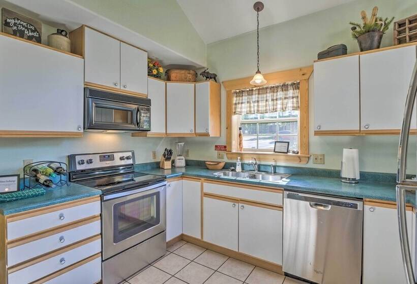 Peaceful Leadville Retreat W/ Covered Deck!