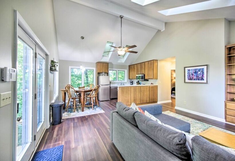 Peaceful Nashville Hideaway Near State Parks!