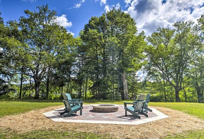 Dog Friendly Park Falls Cottage W/ 5 Acres & Lake