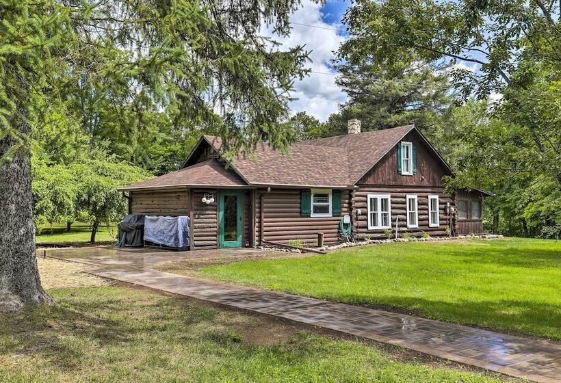 Dog Friendly Park Falls Cottage W/ 5 Acres & Lake